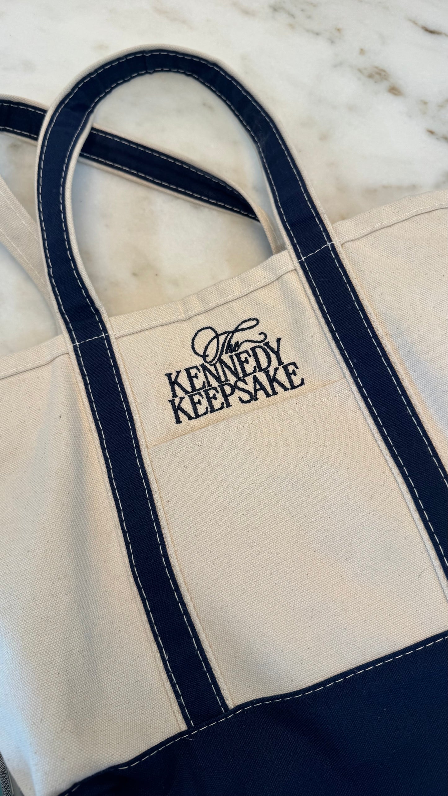 The Medium Zip Tote